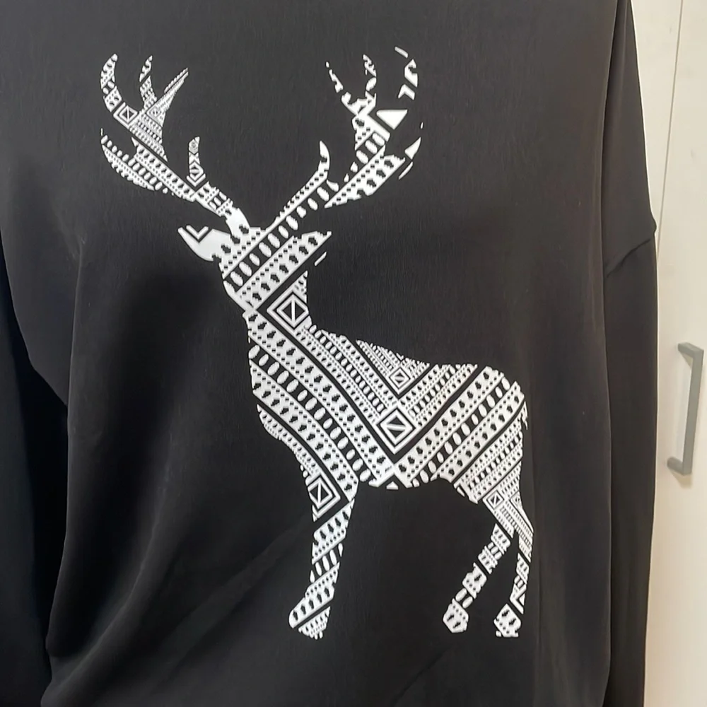 Off Shoulder Winter Holiday * Black & White * Deer Holiday Sweatshirt Size Small